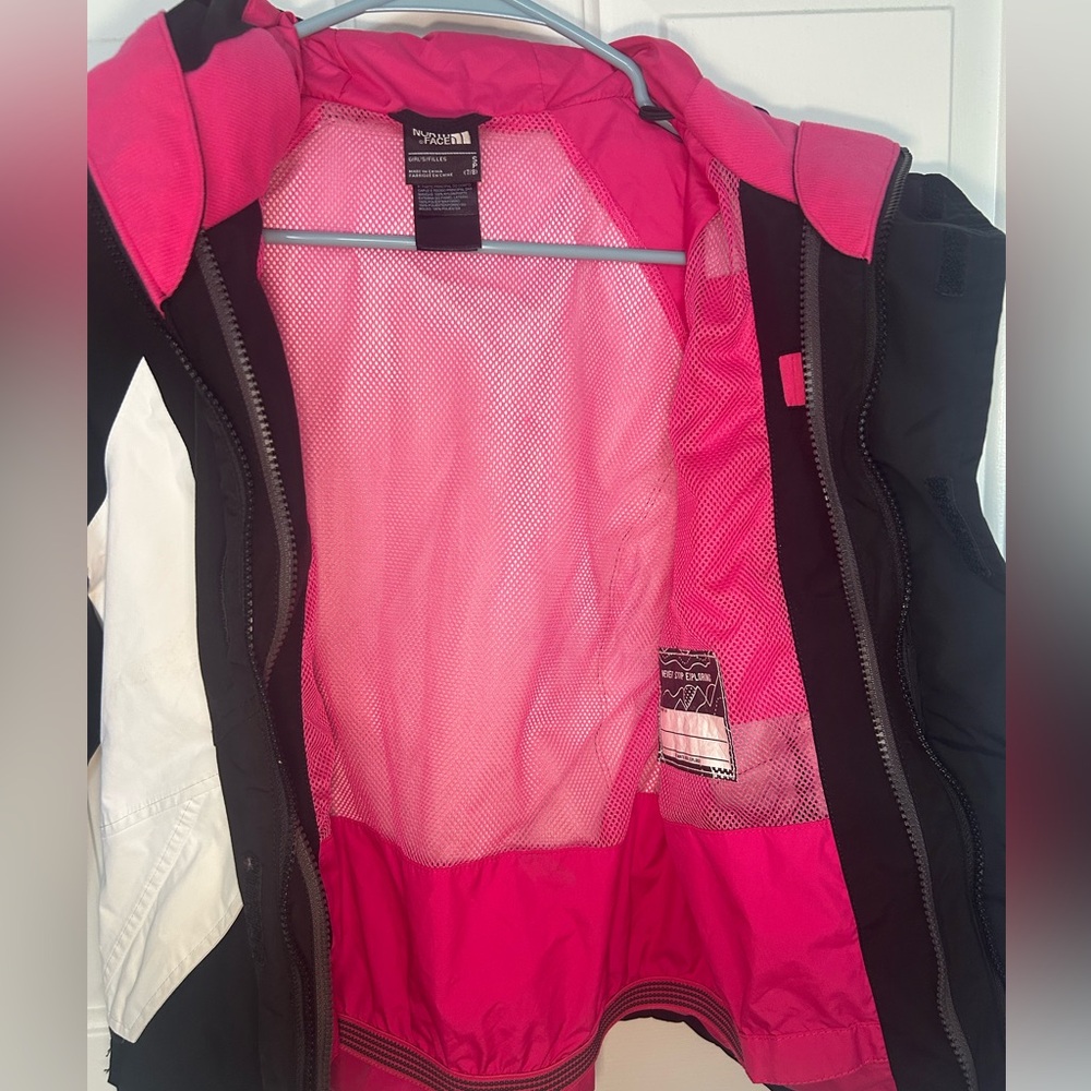 The North Face Pink and Black Girls' Jacket - Picture 5 of 7